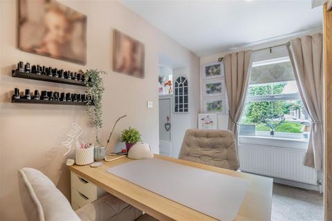 6 Darwin Close, Mansfield, NG18 4BD