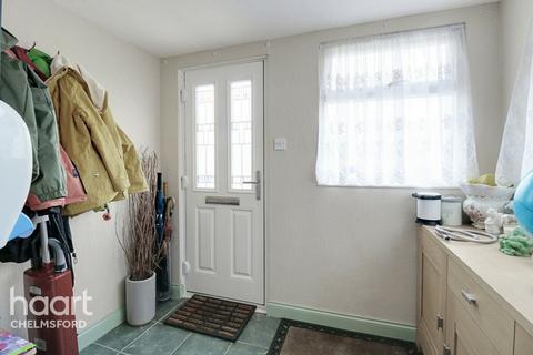 3 bedroom semi-detached house for sale, Gloucester Avenue, Chelmsford