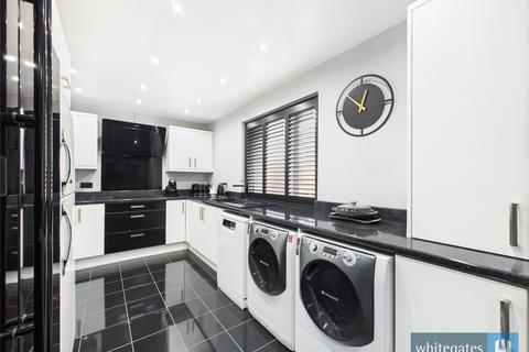 3 bedroom semi-detached house for sale, Eversley Drive, Bradford, West Yorkshire, BD4