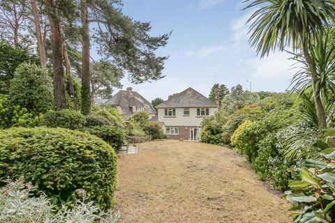 2 Dean Swift Crescent, Poole, BH14 8LE