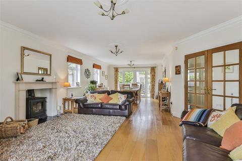 2 Dean Swift Crescent, Poole, BH14 8LE