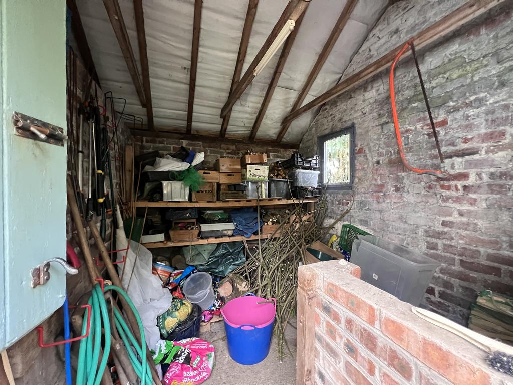 Detached Garage