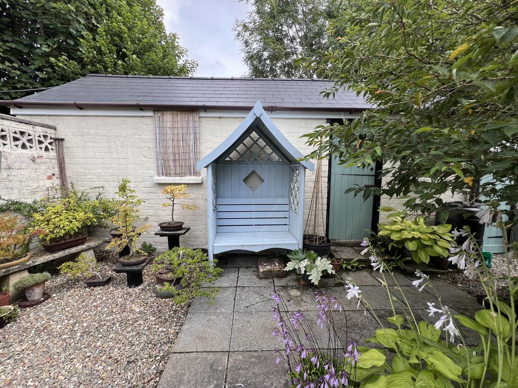 Detached Garage