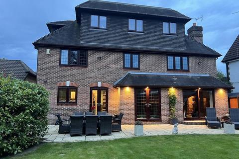 7 bedroom detached house to rent, Heathcote., Tadworth, Surrey