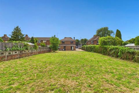 4 bedroom detached house for sale, Bicester Road, Aylesbury HP19