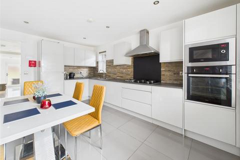 4 bedroom detached house for sale, Bicester Road, Aylesbury HP19