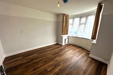 undefined, Myrtle Avenue, Bedfont