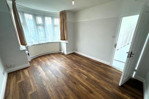 undefined, Myrtle Avenue, Bedfont