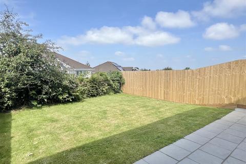 undefined, Kew Kernow, Roche