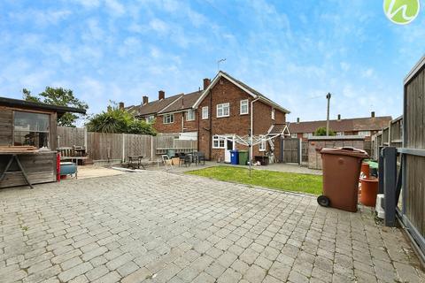 87 Cornwell Crescent, Stanford-le-hope, SS17 7DL