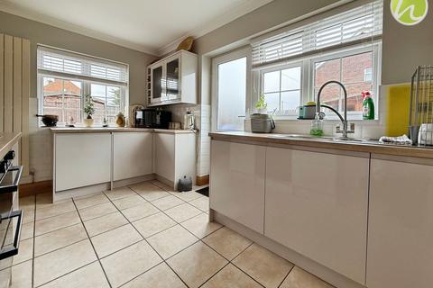 87 Cornwell Crescent, Stanford-le-hope, SS17 7DL