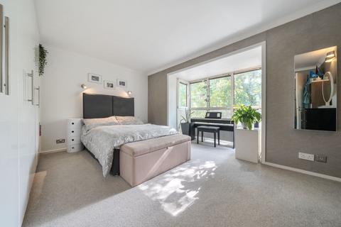 undefined, Princes Court, London, SE16