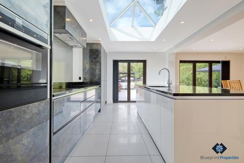 6 bedroom detached house for sale, Doddinghurst Road, Parkwood, Brentwood, CM15