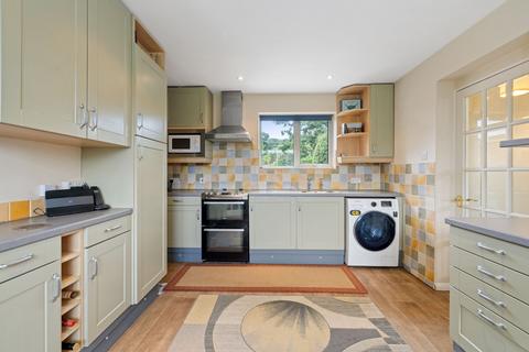 Hunters Wood Liphook Road, Haslemere, GU27 1PA