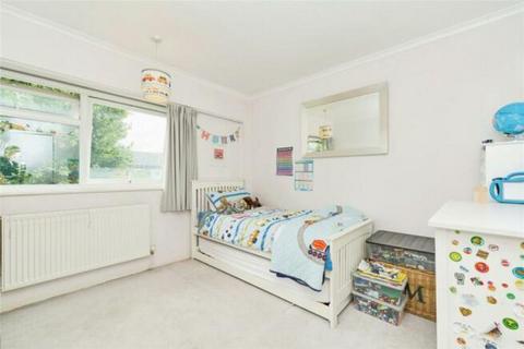 23 Watermill Close, Richmond, TW10 7UJ