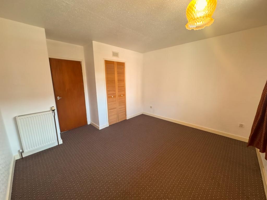 Bedroom 1 (2)