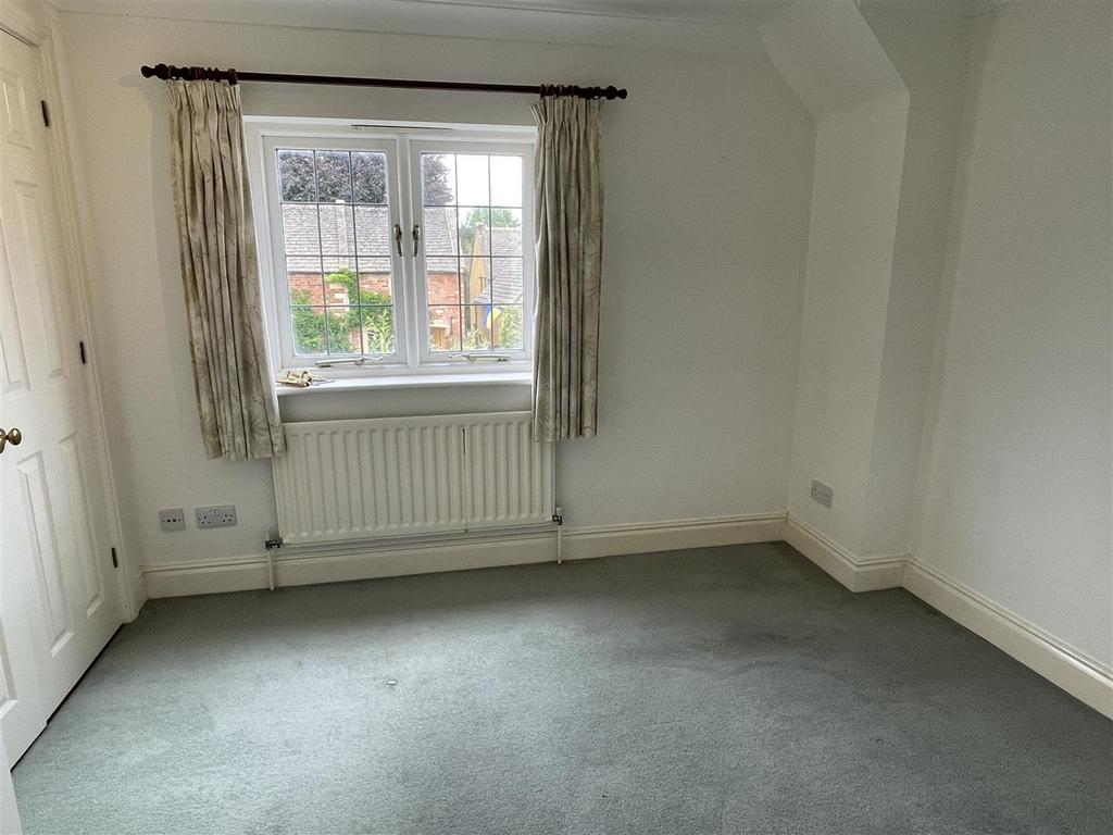 Bedroom 1.JPG