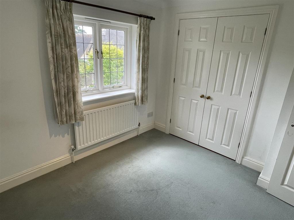 Bedroom 2.JPG