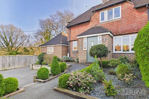 4 bedroom end of terrace house for sale, Coronation Gardens, Battle