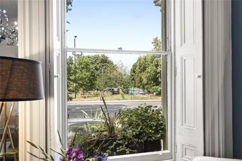 3 bedroom apartment for sale, Clapham Common South Side, London, SW4