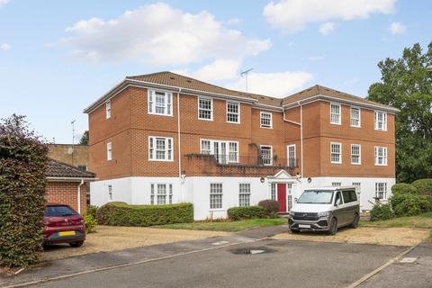 1 bedroom apartment for sale, Stoneleigh Park, Weybridge, KT13
