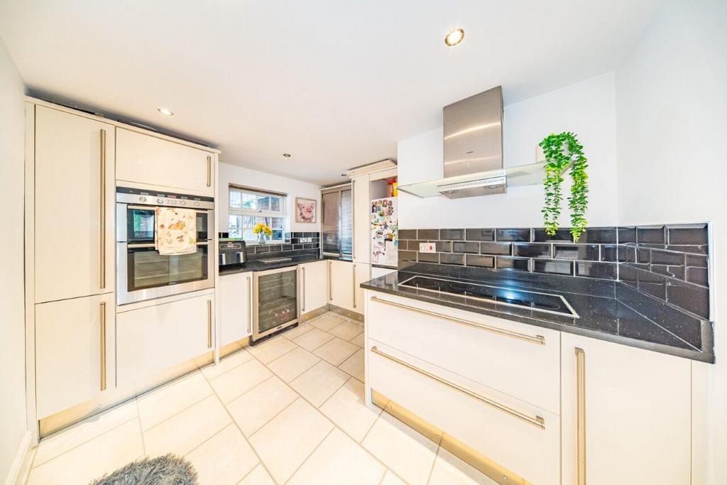 53 Walpole Ave kitchen.jpg