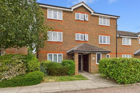 14 Yeend Close, West Molesey, KT8 2NY