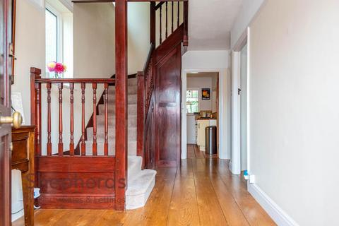 3 bedroom semi-detached house for sale, Mckenzie Road, Broxbourne EN10