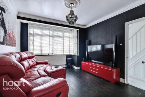 undefined, Beechfield Gardens, Romford, RM7 0EJ