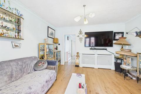 undefined, Royal Crescent, Ruislip HA4