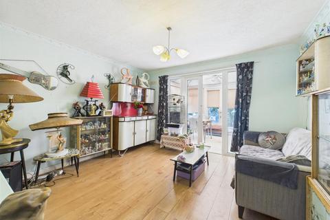 undefined, Royal Crescent, Ruislip HA4
