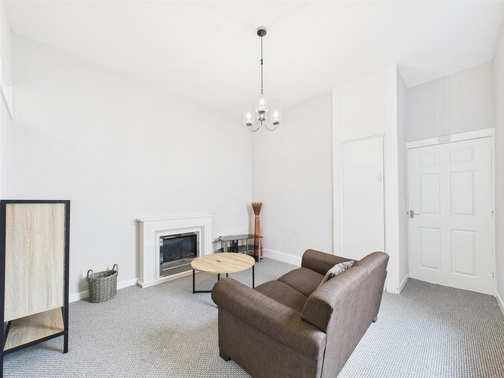 Lounge 1.jpg