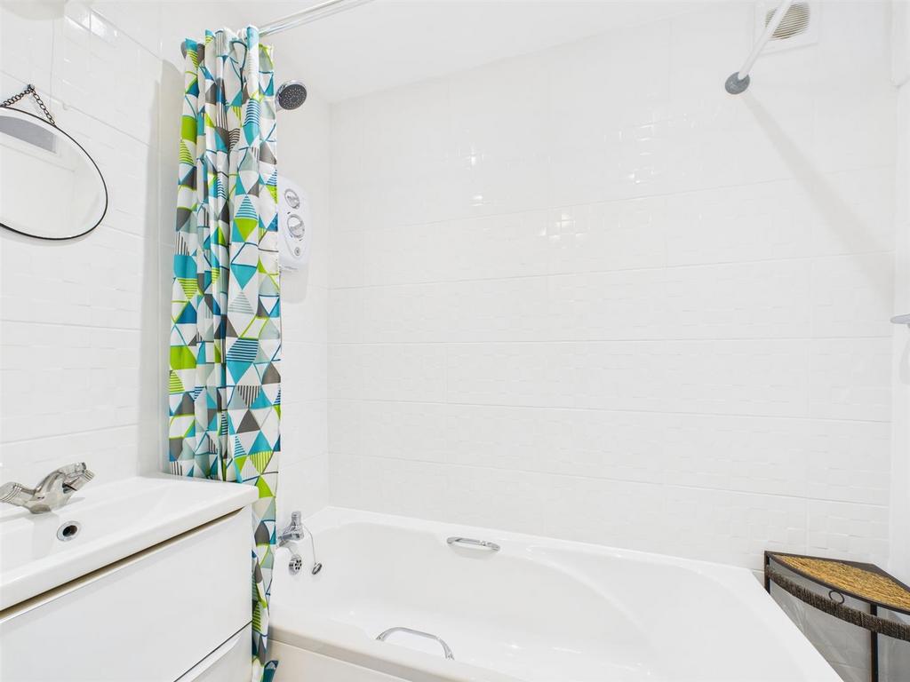 Bath 1.jpg