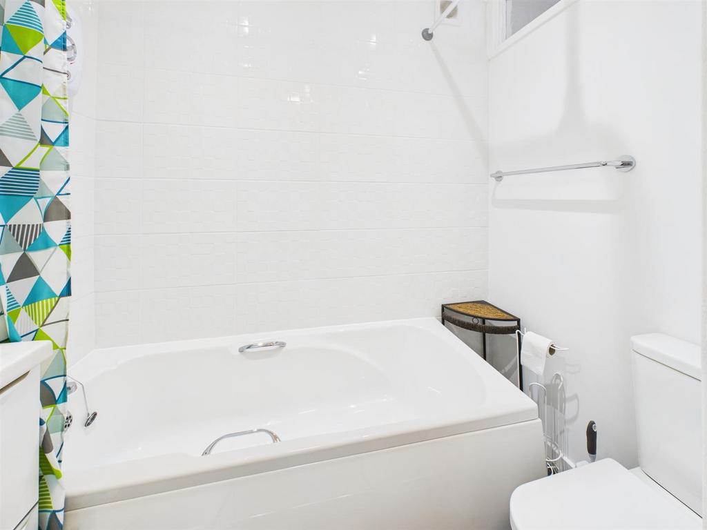 Bath 2.jpg
