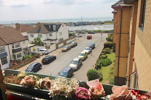 2 bedroom retirement property for sale, Saxon Court, Kingsway, Hove.