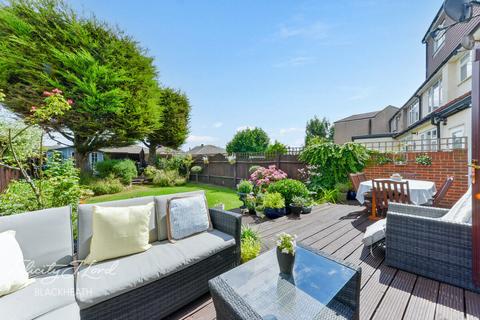 4 bedroom semi-detached house for sale, Brendon Road, London