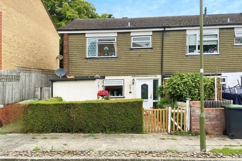 73 Highlands, Watford, WD19 4LZ