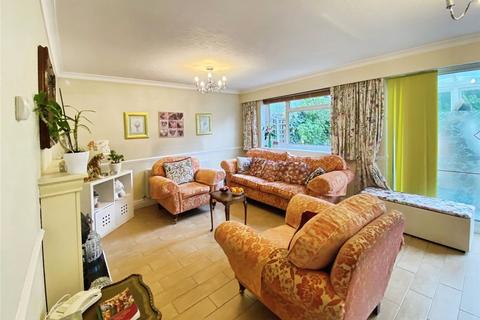 73 Highlands, Watford, WD19 4LZ
