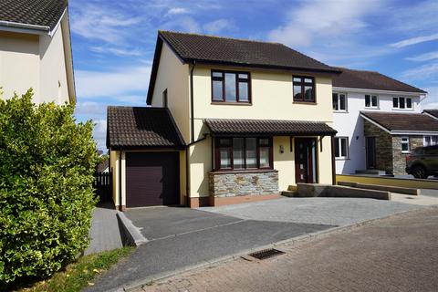 4 bedroom detached house for sale, Valley View, Bideford