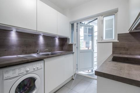 4 bedroom flat to rent, 14 Brondesbury Court 235 Willesden Lane