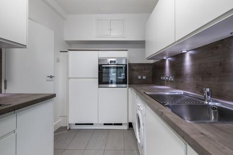 4 bedroom flat to rent, 14 Brondesbury Court 235 Willesden Lane