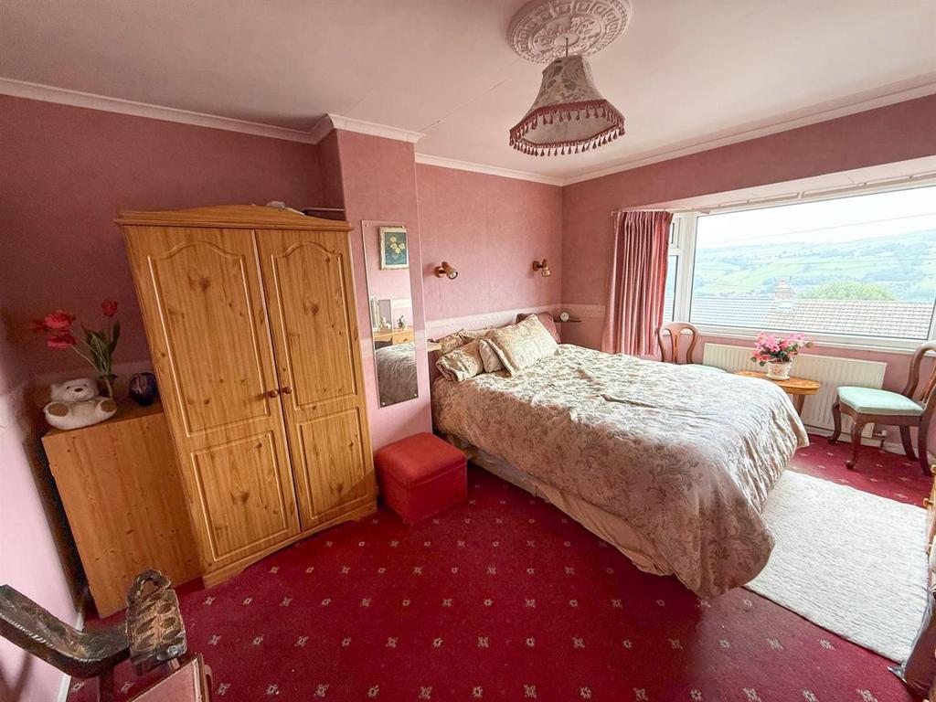 3 bed semi, Oakworth