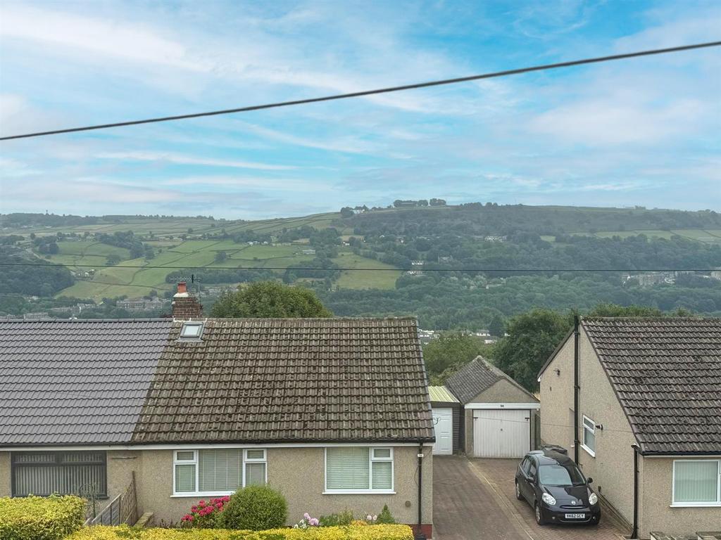3 bed semi, Oakworth