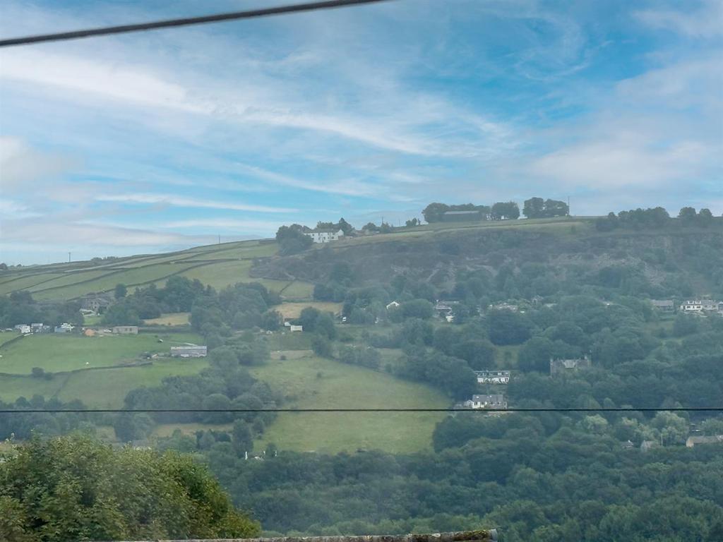 3 bed semi, Oakworth