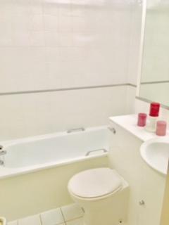3 bedroom flat for sale, Regent Court, North Bank, St Johns Wood, NW8