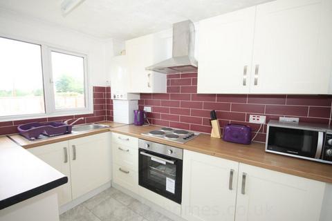 1 bedroom in a house share to rent, All Saints Road, Sittingbourne, Kent, ME10