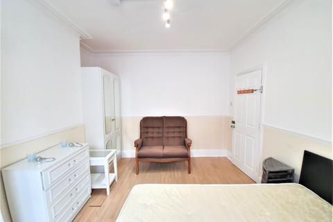 5 bedroom terraced house to rent, Luton, LU1