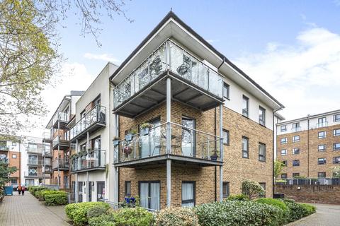 Desvignes Drive, London