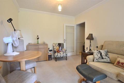 1 bedroom flat for sale, Branksomewood Road, Fleet GU51