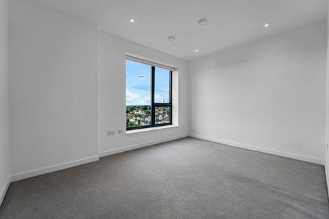 2 bedroom flat for sale, 4 Earl Haig Close, Hounslow TW4